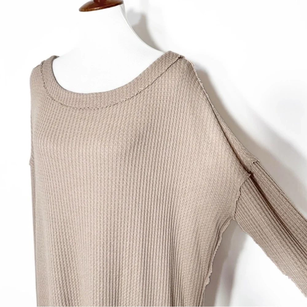 Free People Beige Split Hem Thermal Knit Relaxed Fit Long Sleeve Top M - Picture 7 of 12